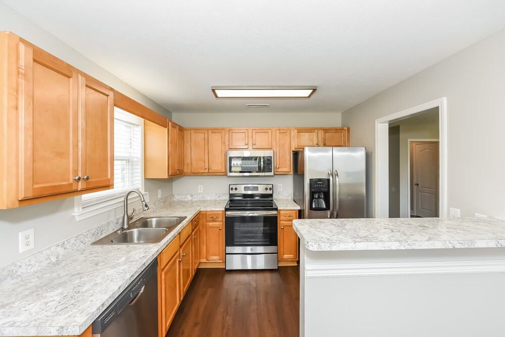 1616 Allston Dr - Photo 7 of 17