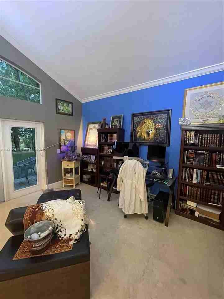 3486 Sw 51st St #3486 - Photo 6 of 20