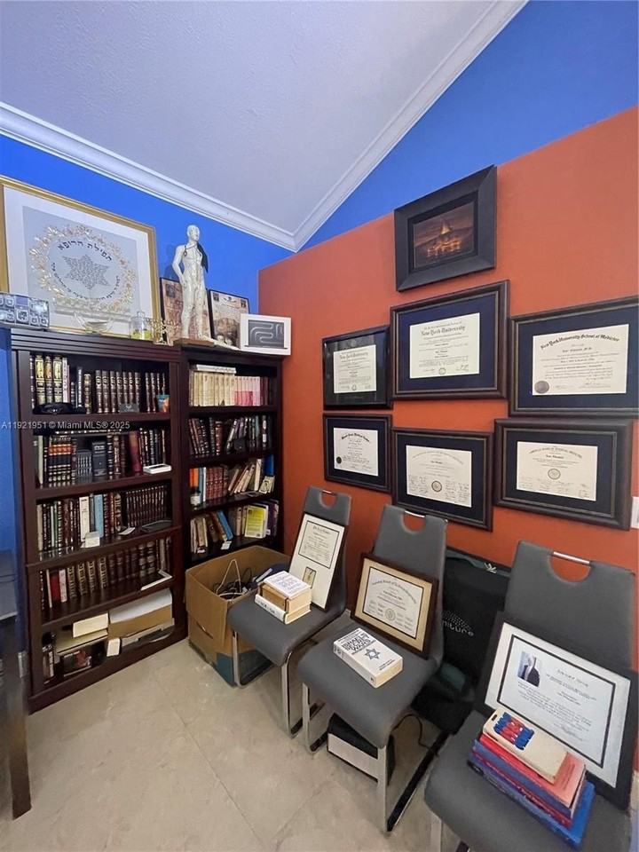 3486 Sw 51st St #3486 - Photo 7 of 20