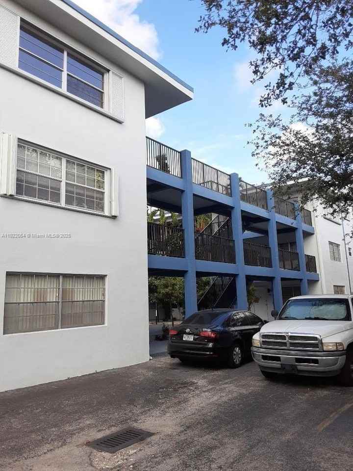 1943 Monroe St #306A - Photo 2 of 3