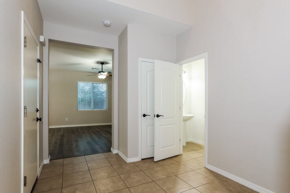 4393 W Crescent Rd - Photo 4 of 17