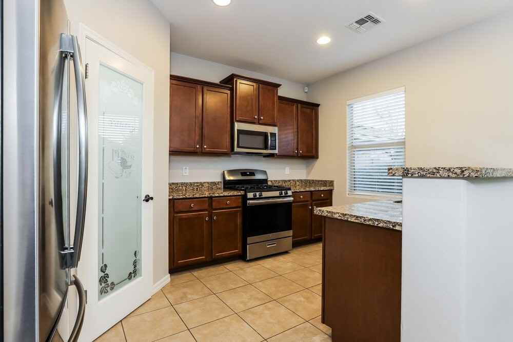 4393 W Crescent Rd - Photo 7 of 17