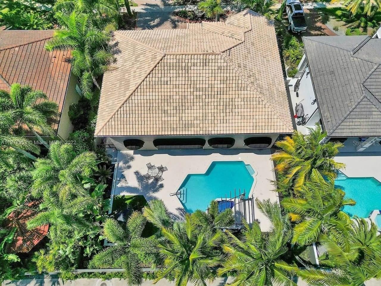 15945 Nw 82nd Ct - Photo 2 of 29