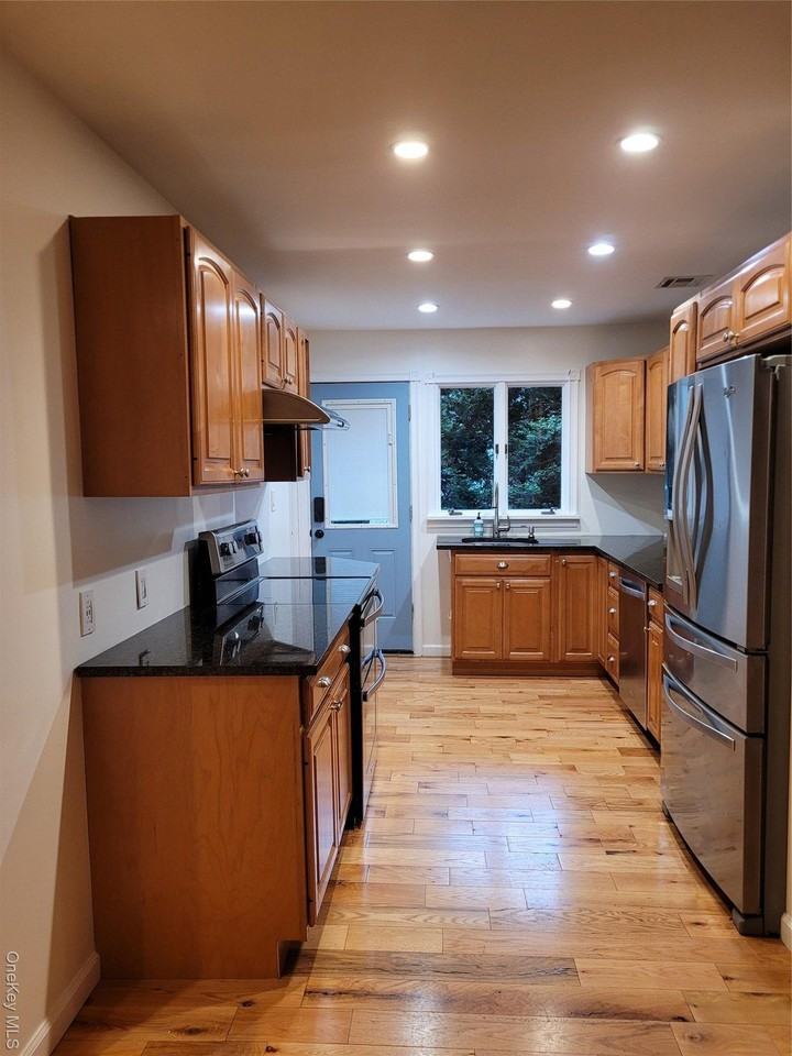 31 Apricot Rd - Photo 2 of 31