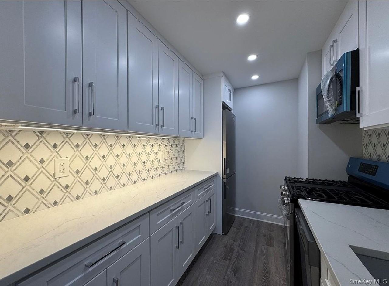 10525 64th Ave Ste 2j #2J - Photo 2 of 7