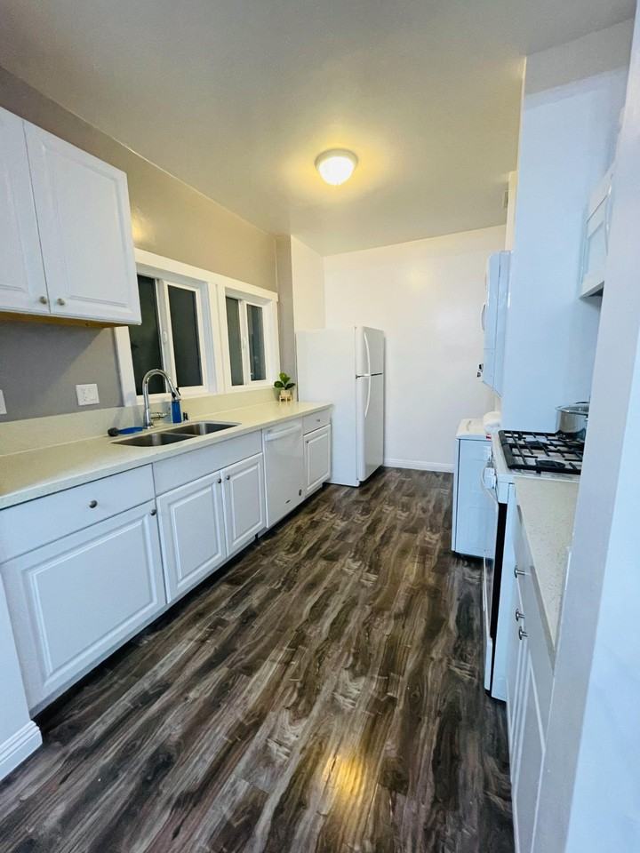 S Normandie Ave - Photo 3 of 9