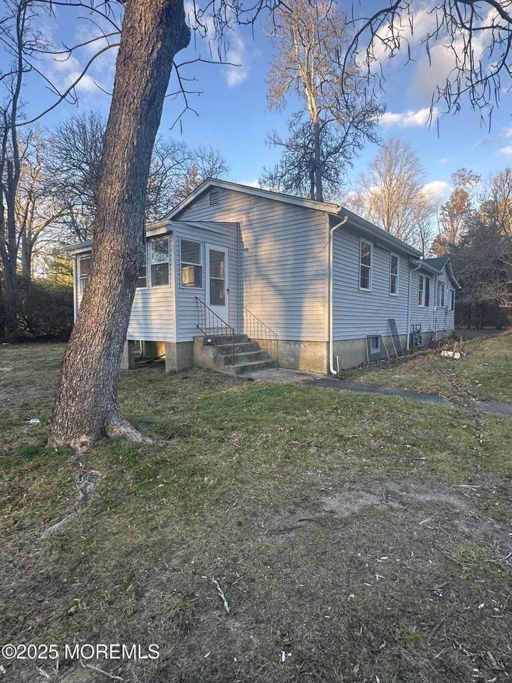 240 Perrineville Road - Photo 2 of 12