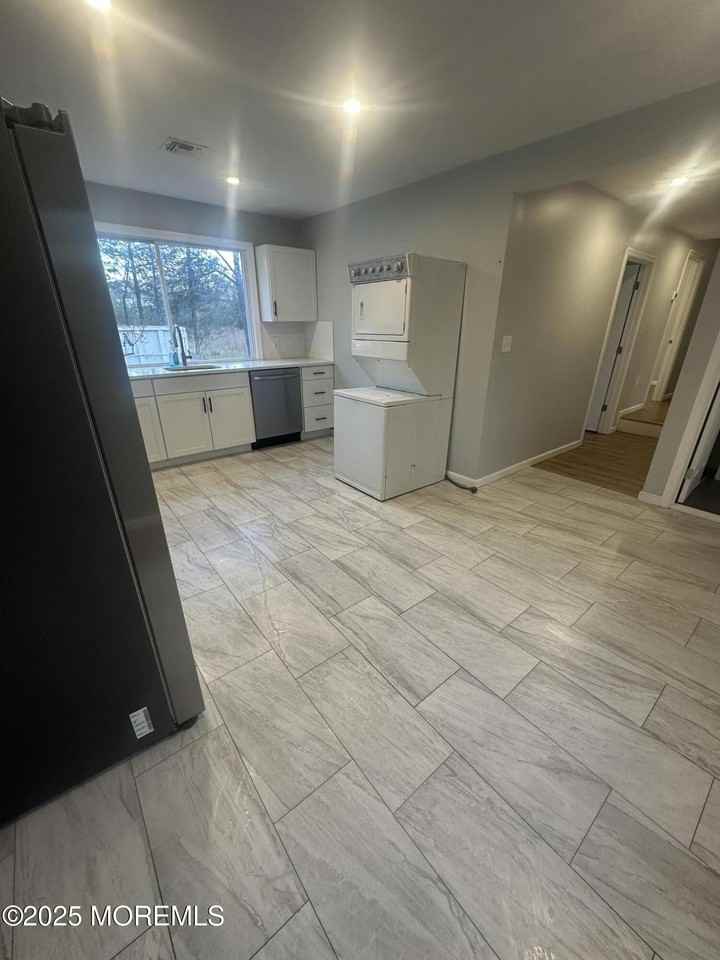 240 Perrineville Road - Photo 5 of 12