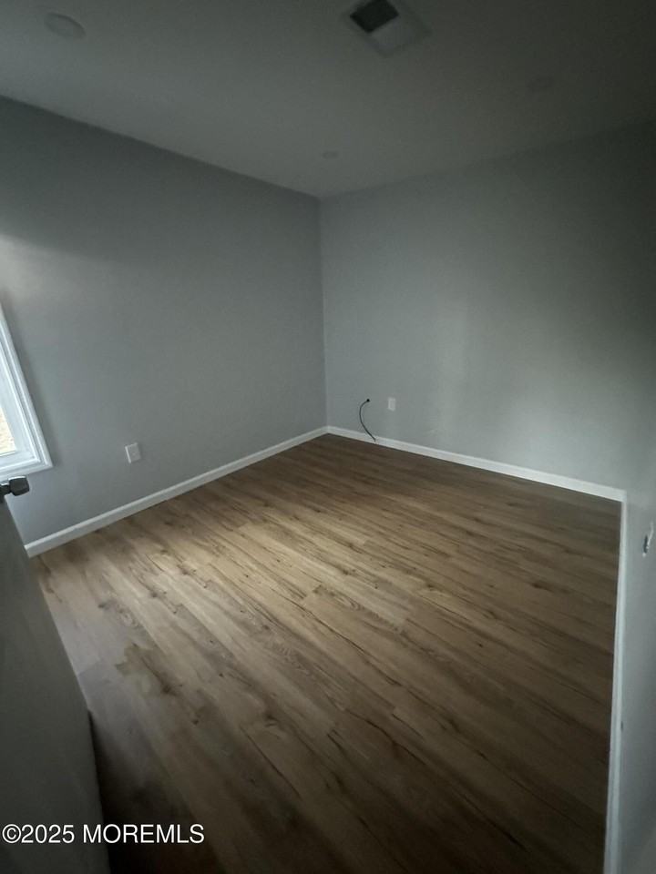 244 Perrineville Road - Photo 7 of 9