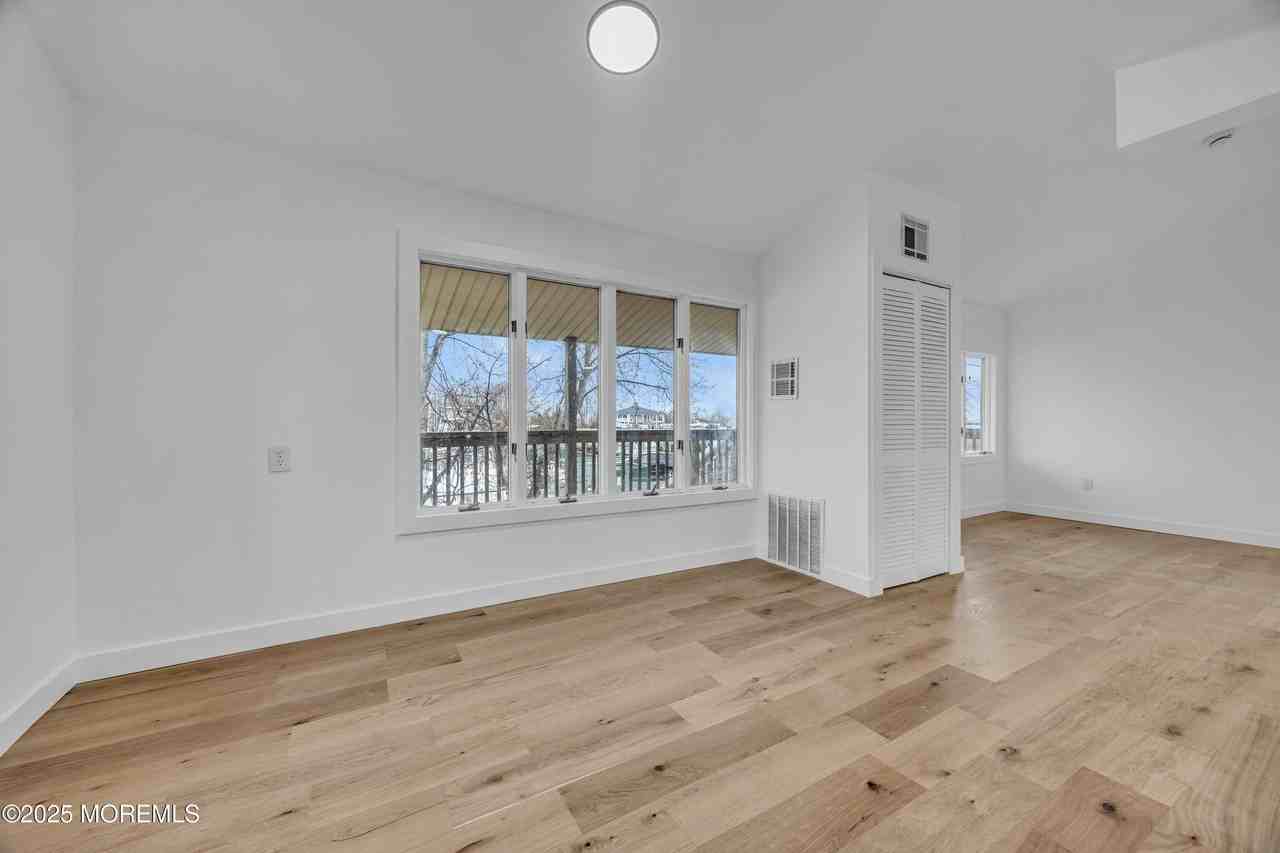 234 234 Beach Avenue - Photo 7 of 50