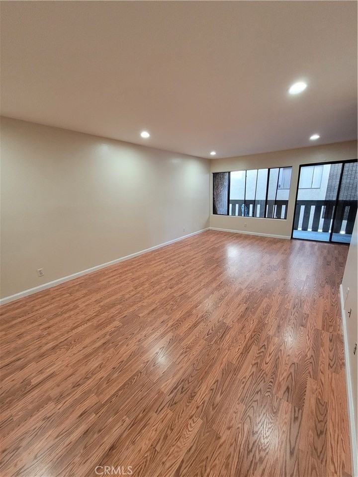 4110 Elm Ave #201 - Photo 4 of 34