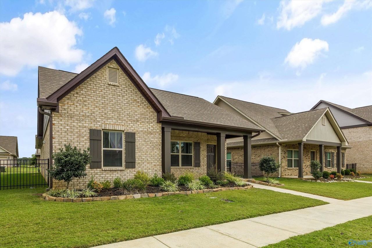 17246 Chelsea St - Photo 3 of 30