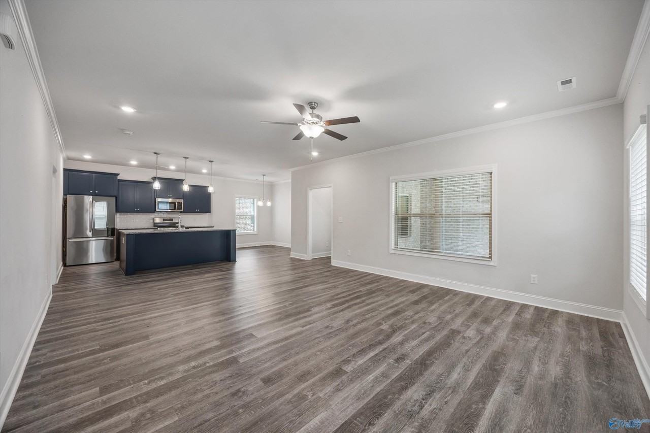 17246 Chelsea St - Photo 6 of 30