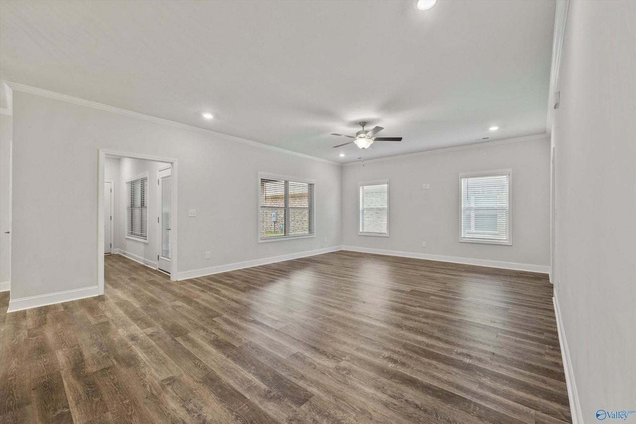 17246 Chelsea St - Photo 7 of 30