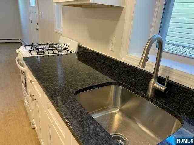 76 Grant St - Photo 4 of 5