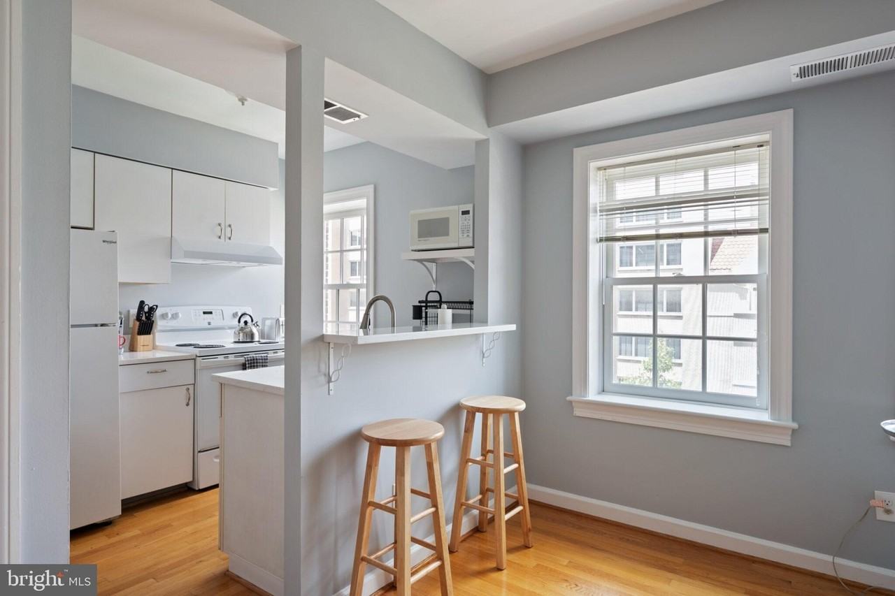 1426 21st St Nw Apt 407 #407 - Photo 7 of 50