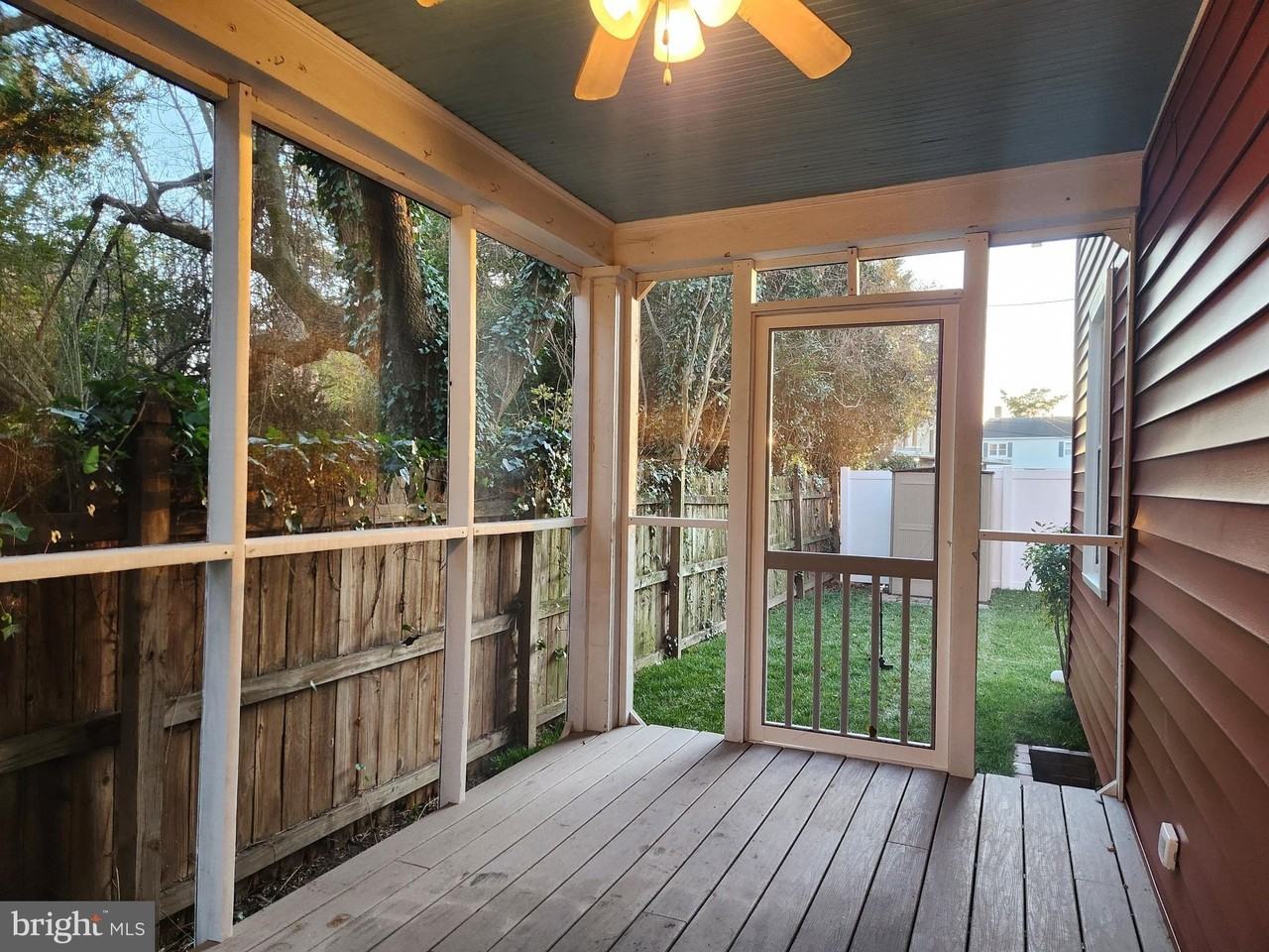 114 N Pine St - Photo 3 of 25