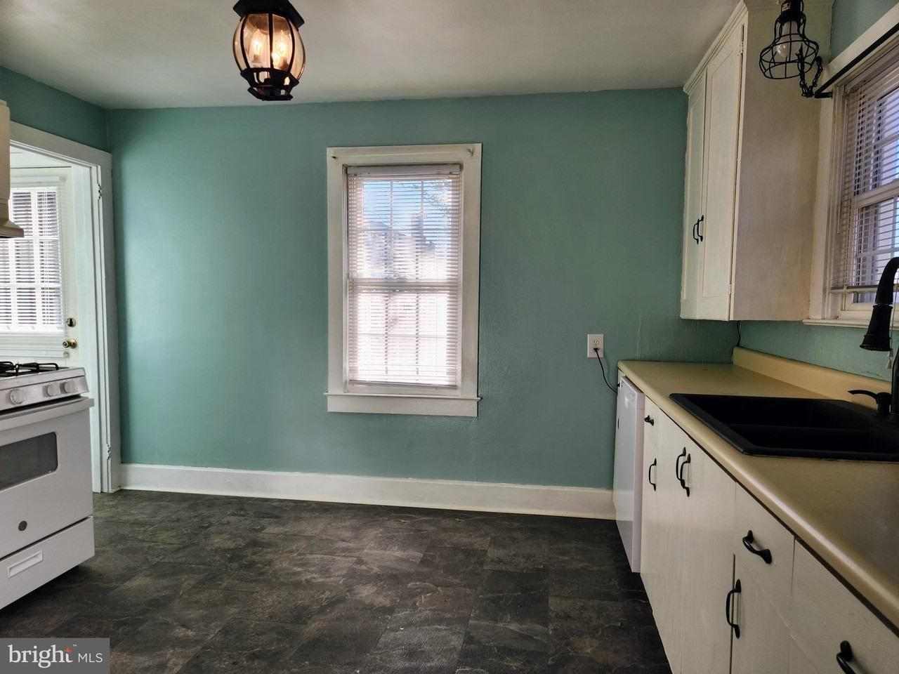 114 N Pine St - Photo 6 of 25