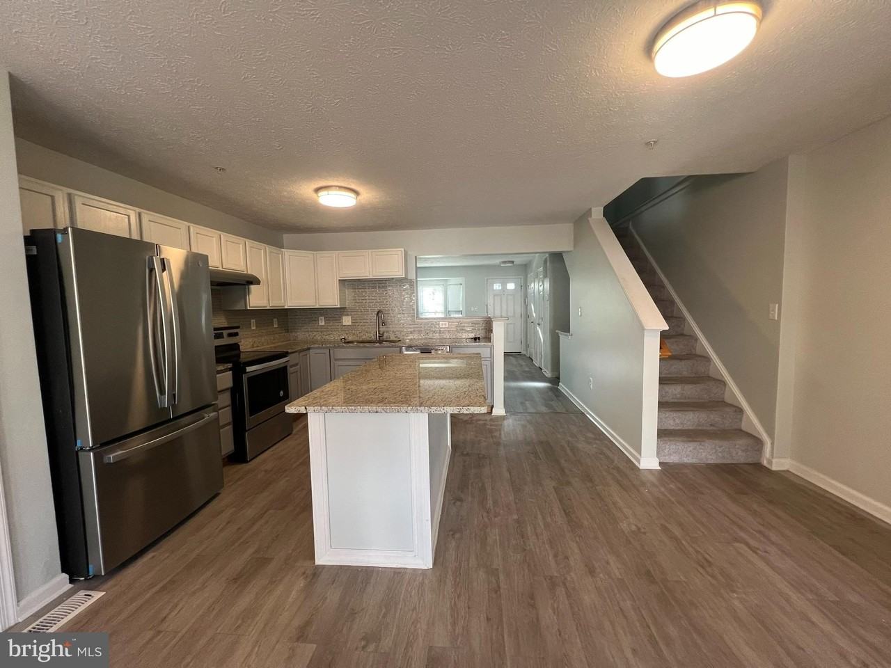 2579 Blue Water Blvd - Photo 6 of 33