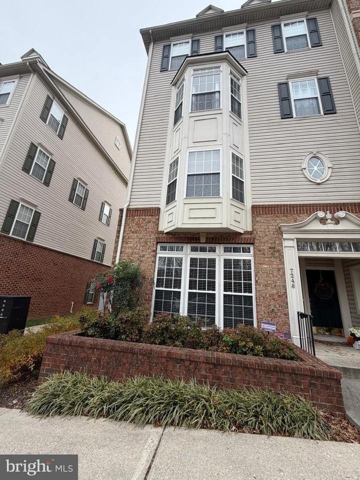 7248 Elkridge Crossing Way - Photo 2 of 47