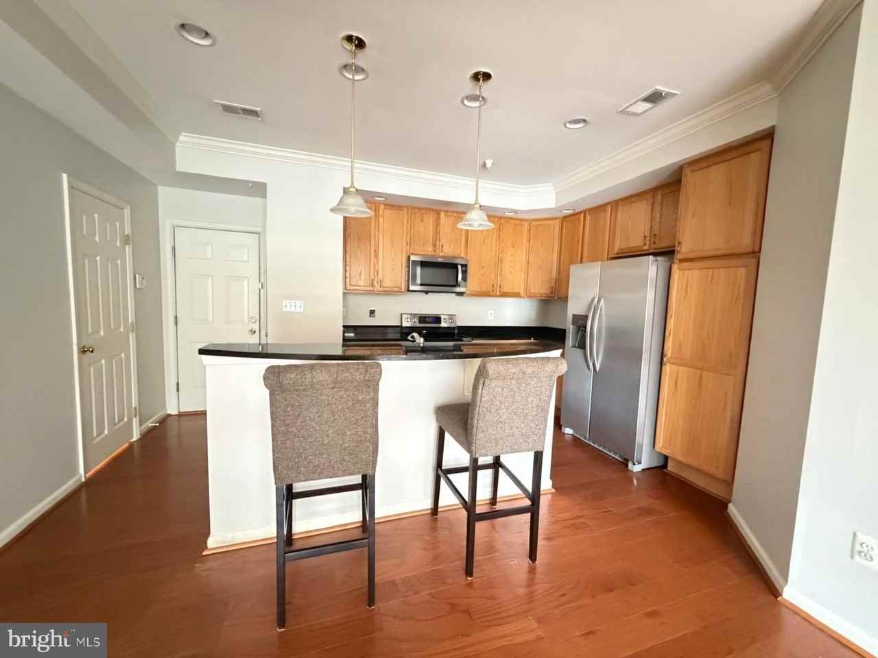 7248 Elkridge Crossing Way - Photo 7 of 47