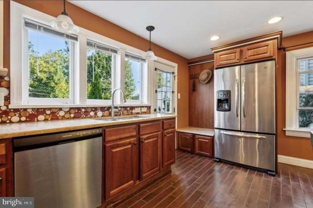 617 Manchester Ave - Photo 3 of 17