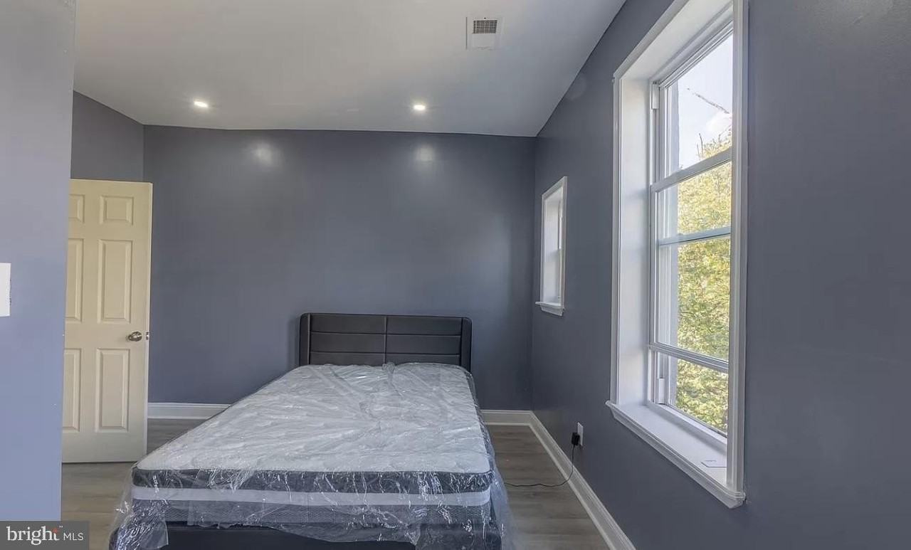 4232 Lancaster Ave - Photo 4 of 5