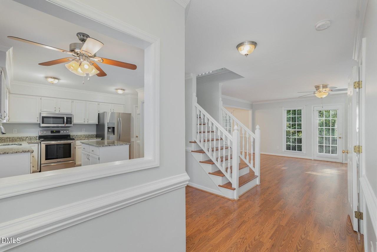 1437 Greenside Drive - Photo 4 of 27