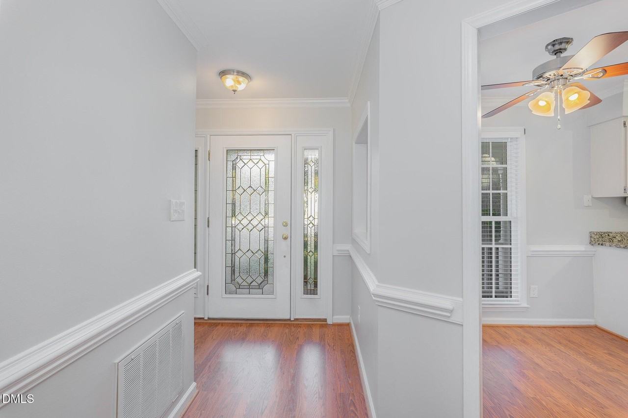 1437 Greenside Drive - Photo 5 of 27