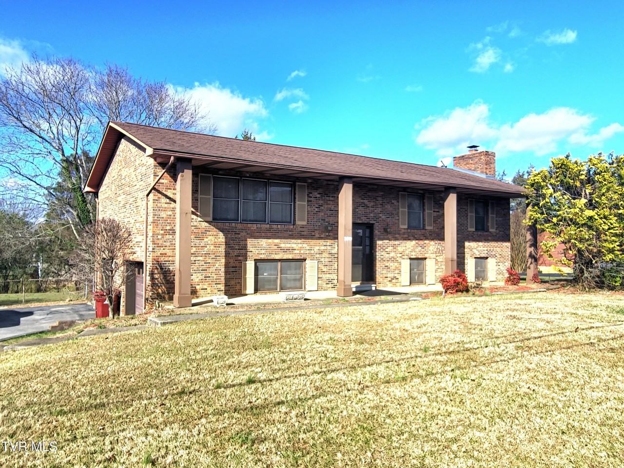 2910 Newbern Dr - Photo 2 of 21