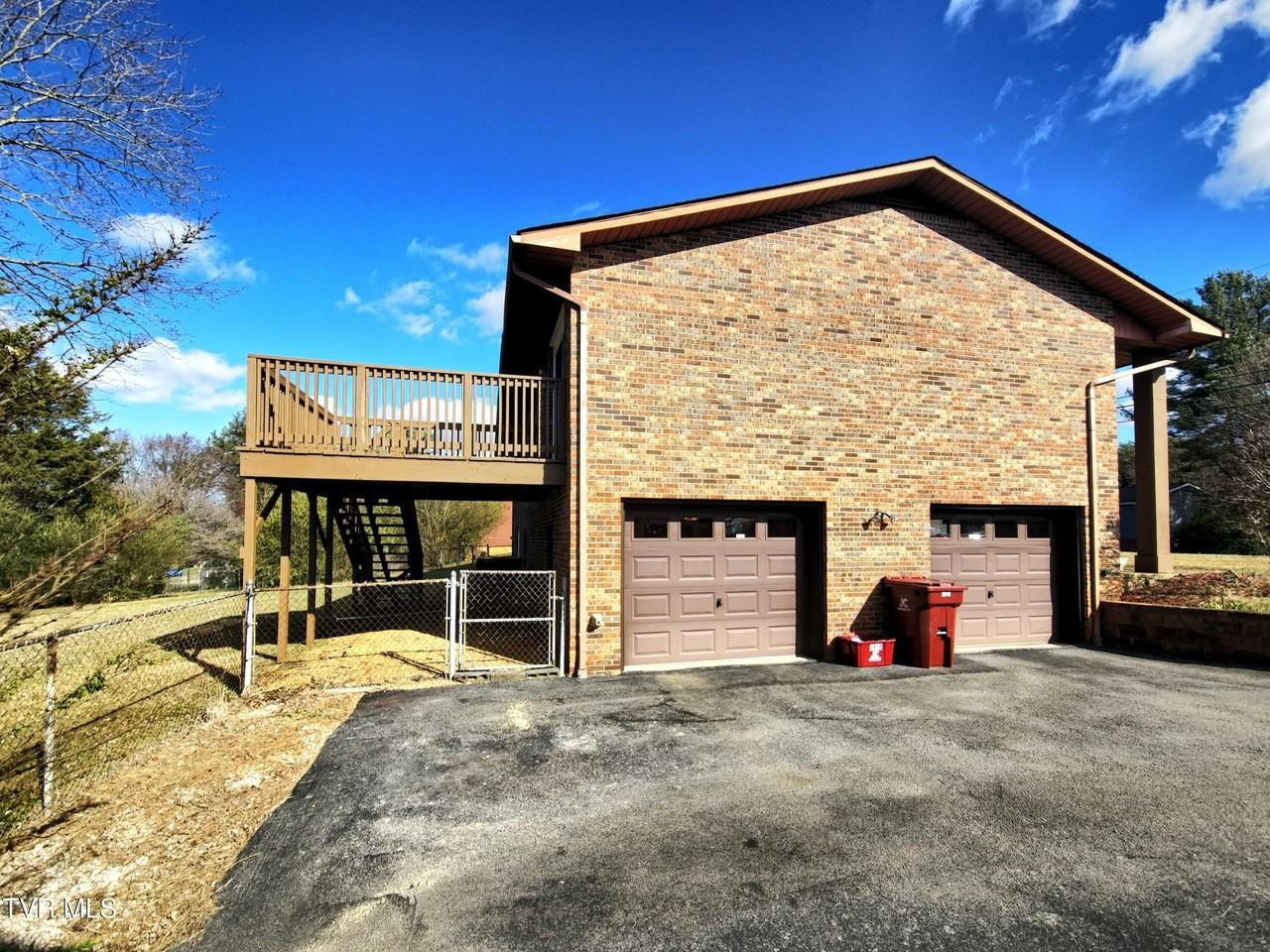 2910 Newbern Dr - Photo 3 of 21