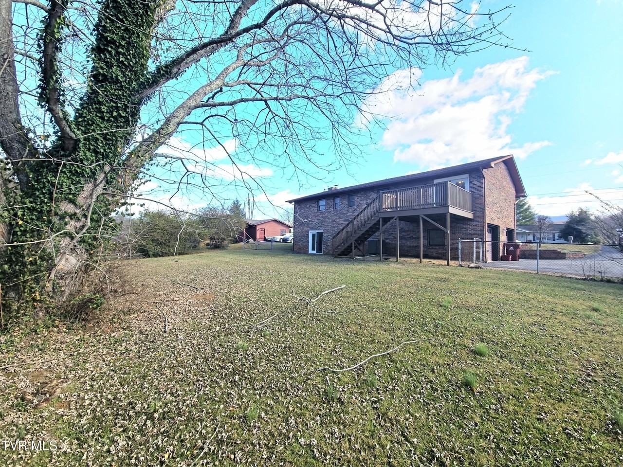 2910 Newbern Dr - Photo 4 of 21