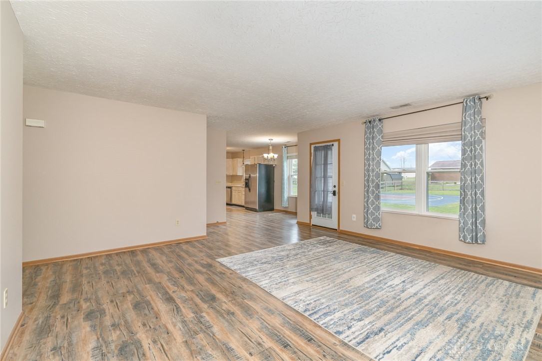 6044 Sean Circle - Photo 5 of 18