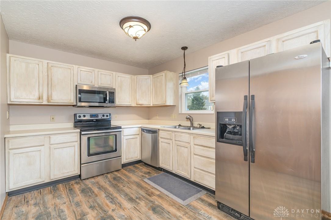 6044 Sean Circle - Photo 7 of 18