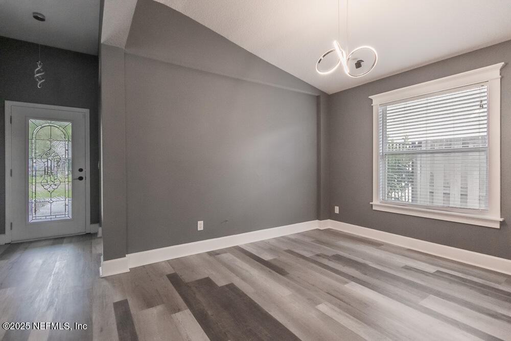 1751 Hollow Glen Dr - Photo 3 of 23