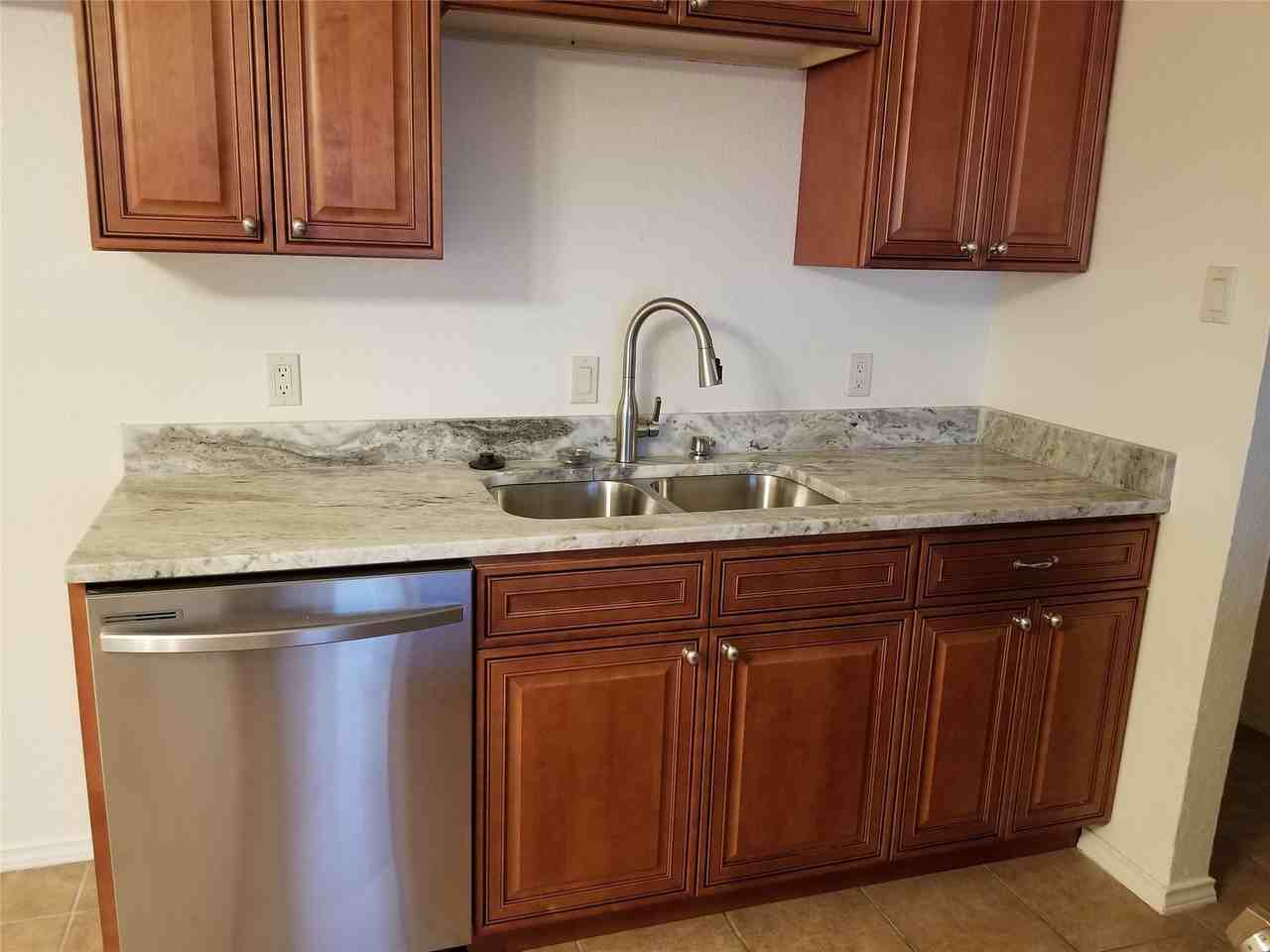 7320 Northeast Loop 820 - Photo 4 of 14