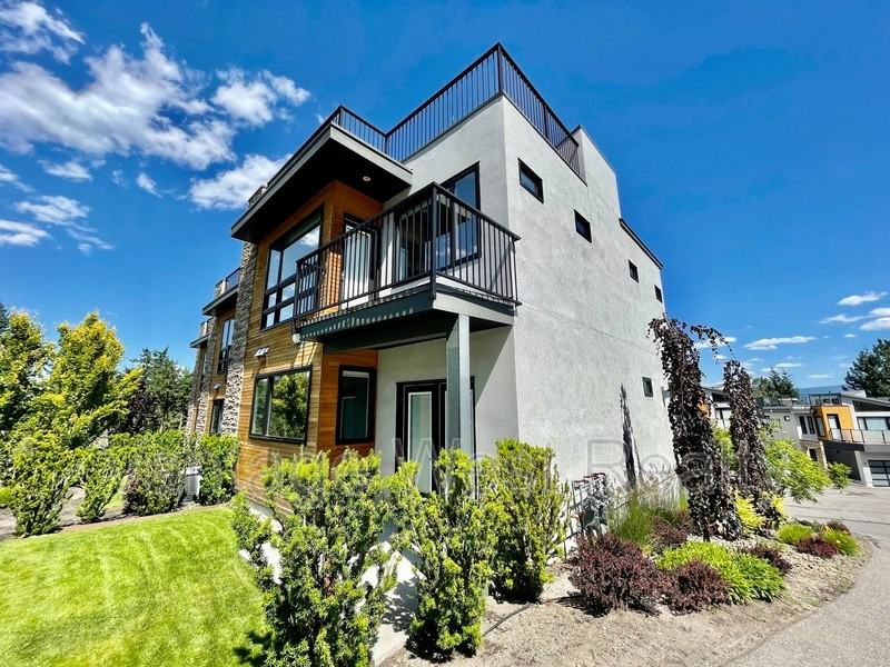 1818 Peak Point Drive - Photo 3 of 27