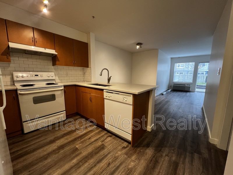 109-555 Yates Road - Photo 3 of 9