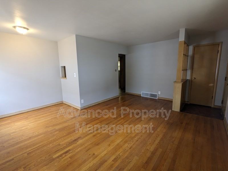 6215 W Keefe Avenue Pkwy - Photo 7 of 10