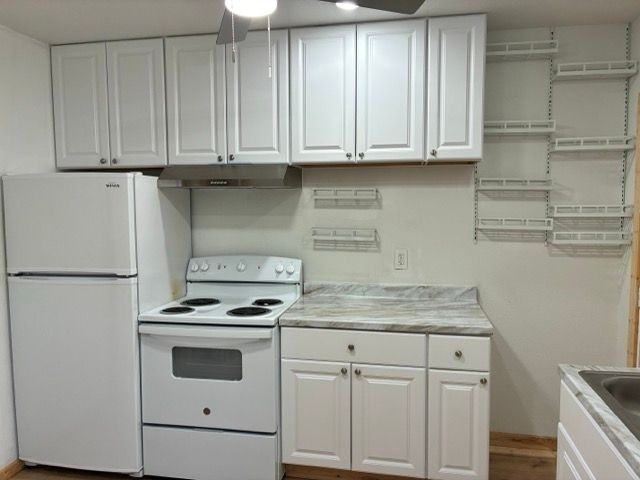 1320 Woolner Ave - Photo 7 of 27