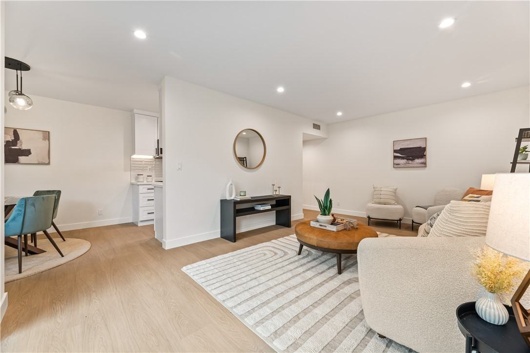 18307 Burbank Blvd - Photo 3 of 7