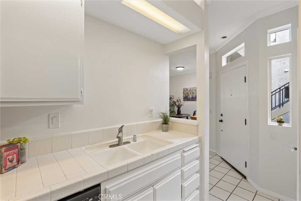 17202 Corbina Ln - Photo 3 of 6