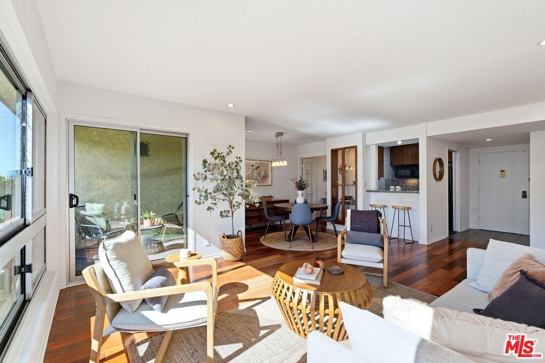 6275 Canterbury Dr - Photo 2 of 8