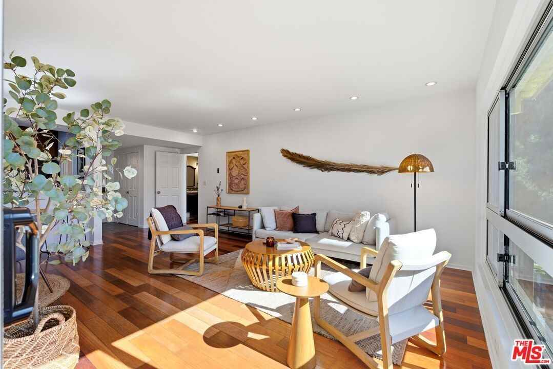 6275 Canterbury Dr - Photo 3 of 8