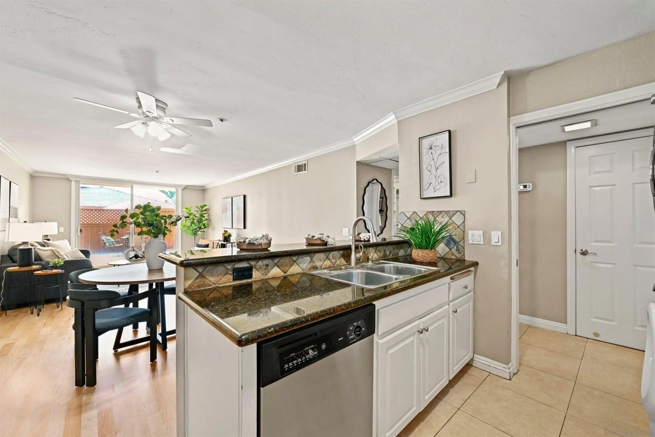 3939 Illinois St - Photo 3 of 6