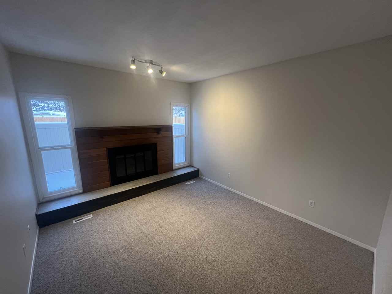 17034 100 Street Northwest - Photo 3 of 12