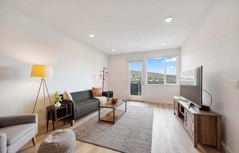 2475 Victoria Avenue #408 - Photo 2 of 9