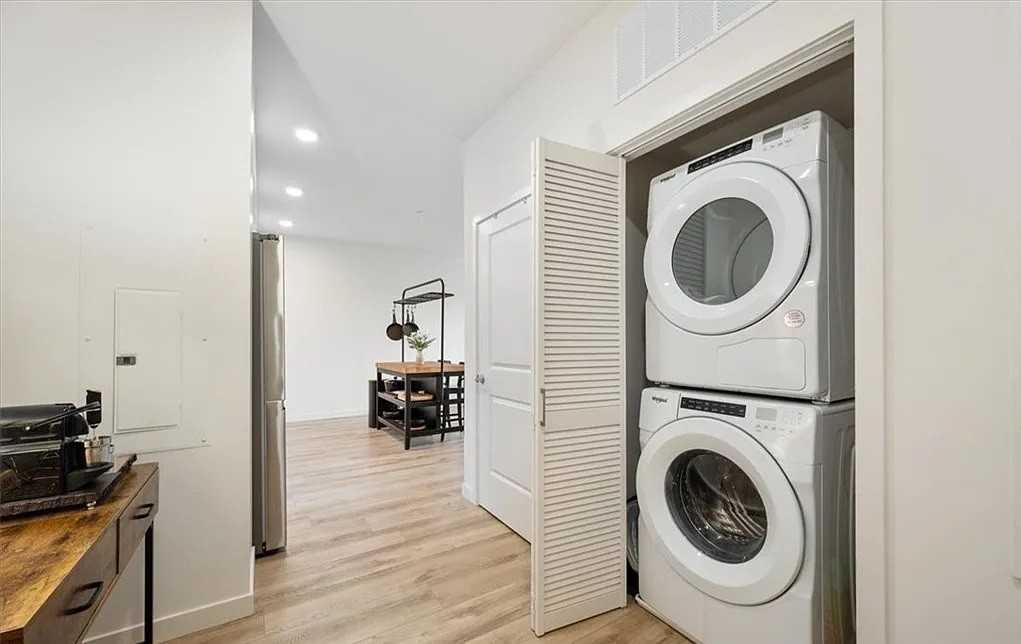 2475 Victoria Avenue #408 - Photo 3 of 9