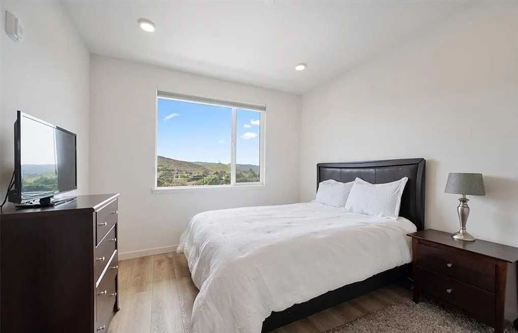 2475 Victoria Avenue #408 - Photo 7 of 9