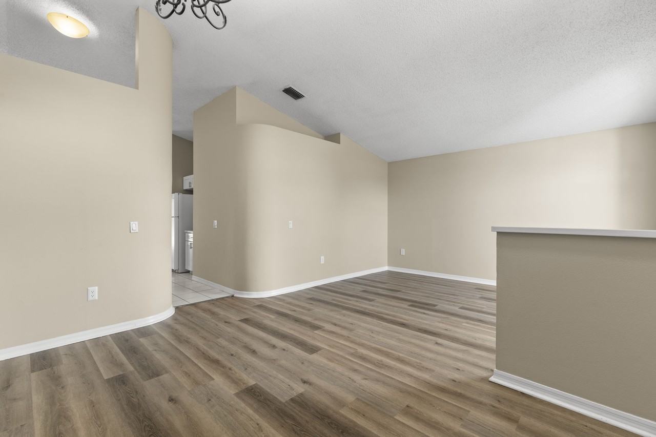 10226 Charleston Corner Road - Photo 3 of 27